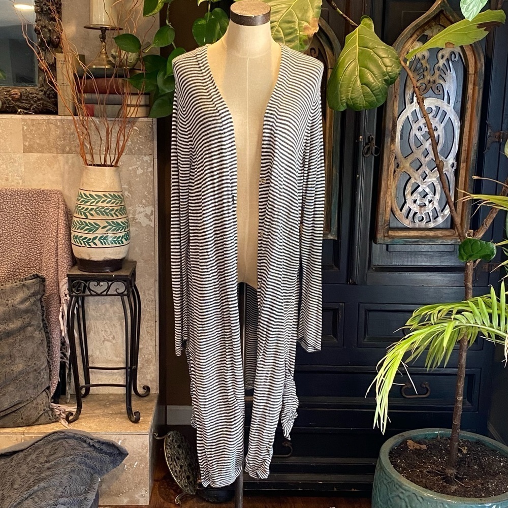 The Loft Thin Knit striped plus size duster cardigan. Sage green & cream.